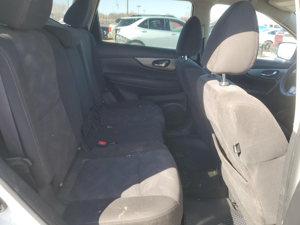 KNMAT2MV8GP615636 NISSAN ROGUE 2016