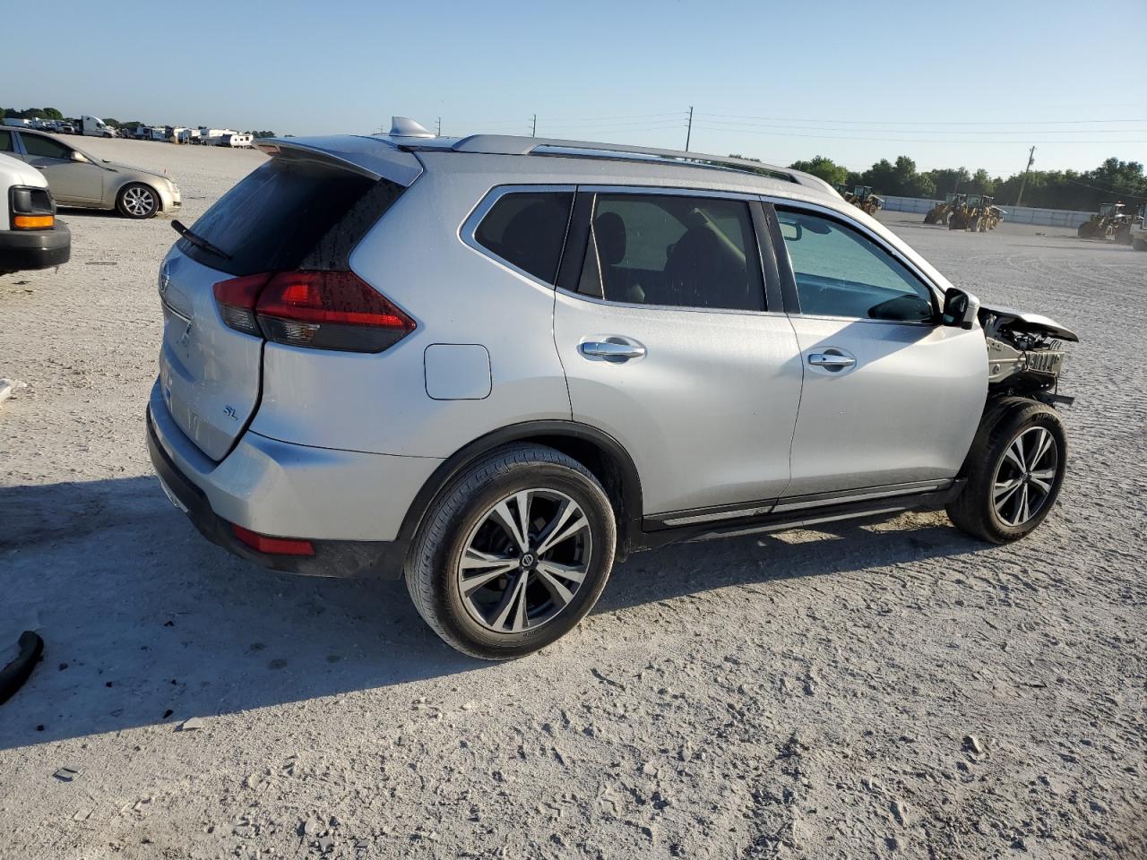 5N1AT2MT0JC796028 NISSAN ROGUE 2018