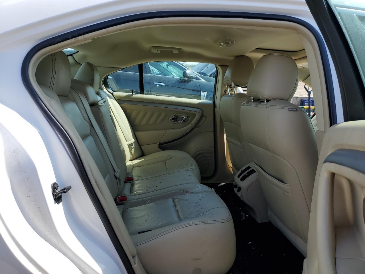 1FAHP2H82HG142993 FORD TAURUS 2017