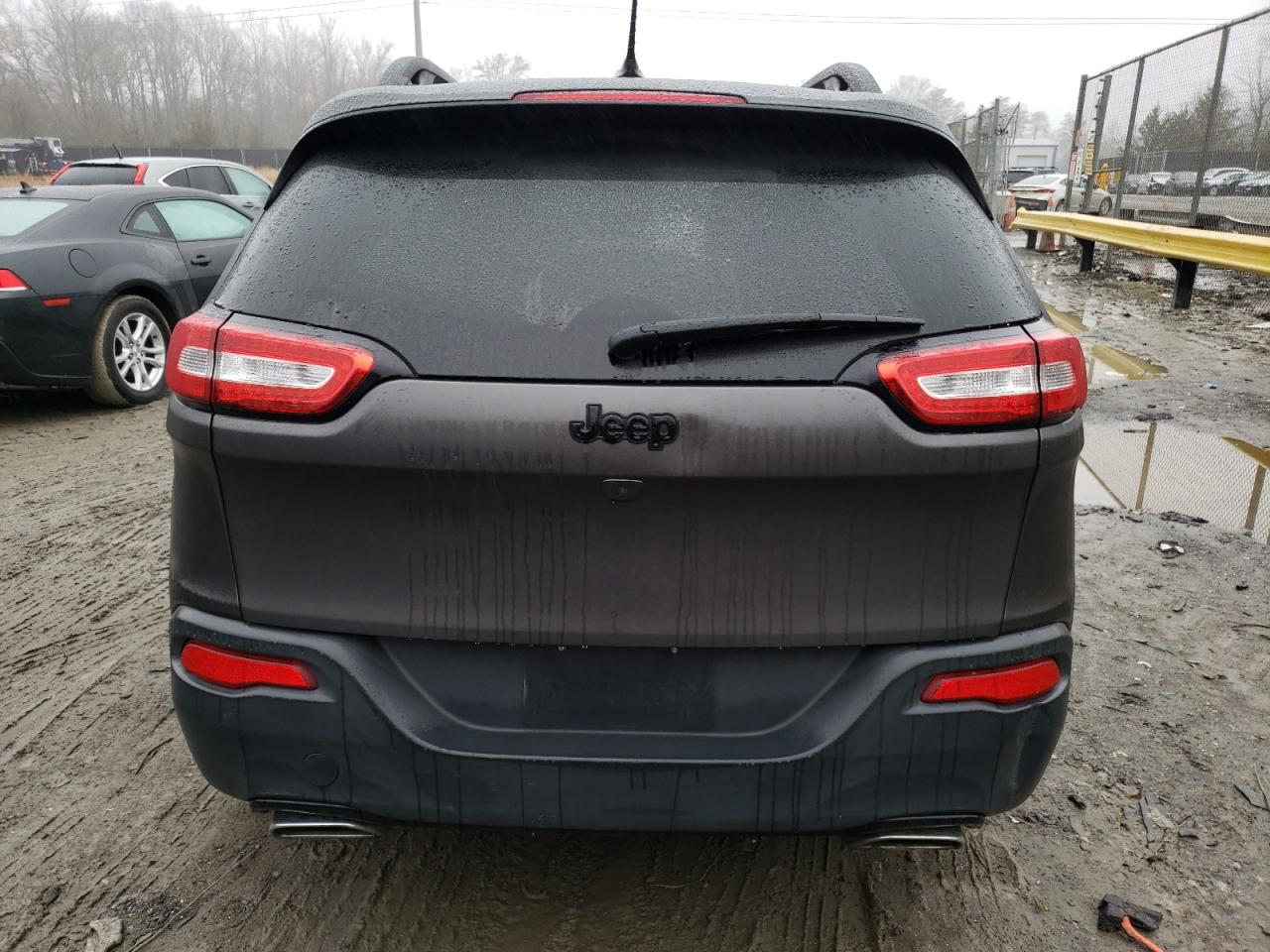 1C4PJLCX8JD527896 2018 Jeep Cherokee Latitude