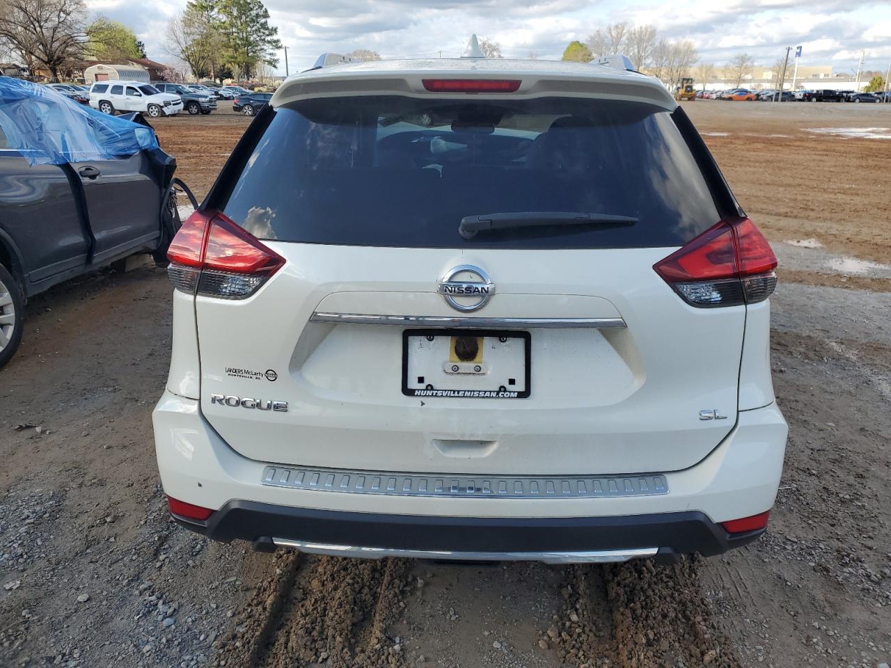 JN8AT2MT1HW399509 NISSAN ROGUE 2017