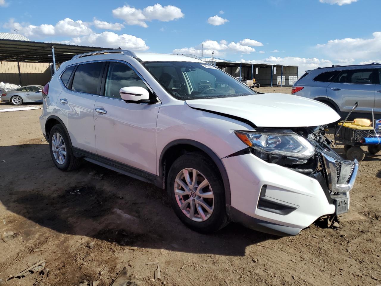 KNMAT2MV4HP602416 NISSAN ROGUE 2017