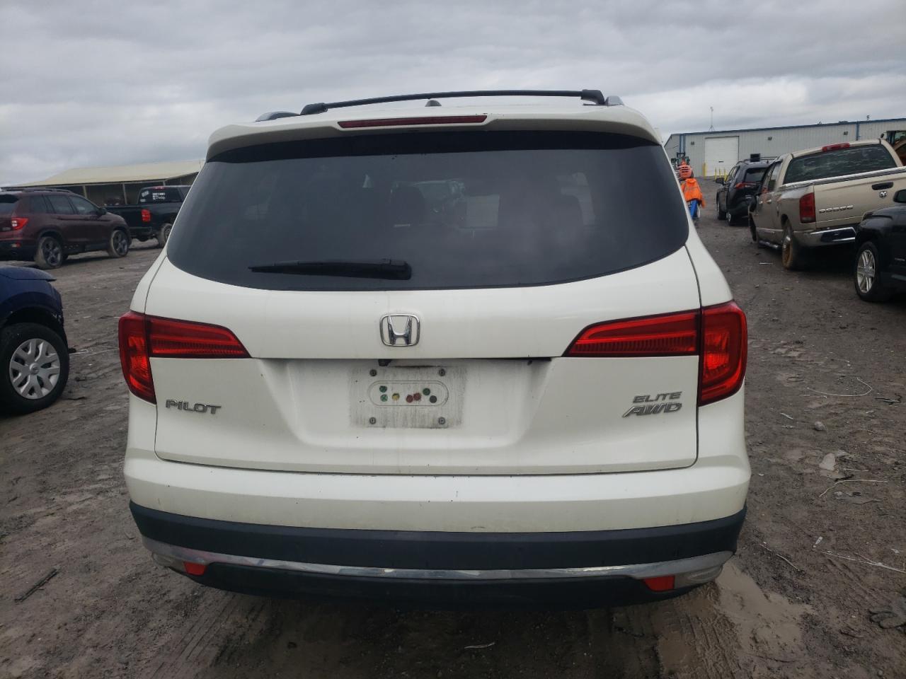 5FNYF6H08GB030805 HONDA PILOT 2016