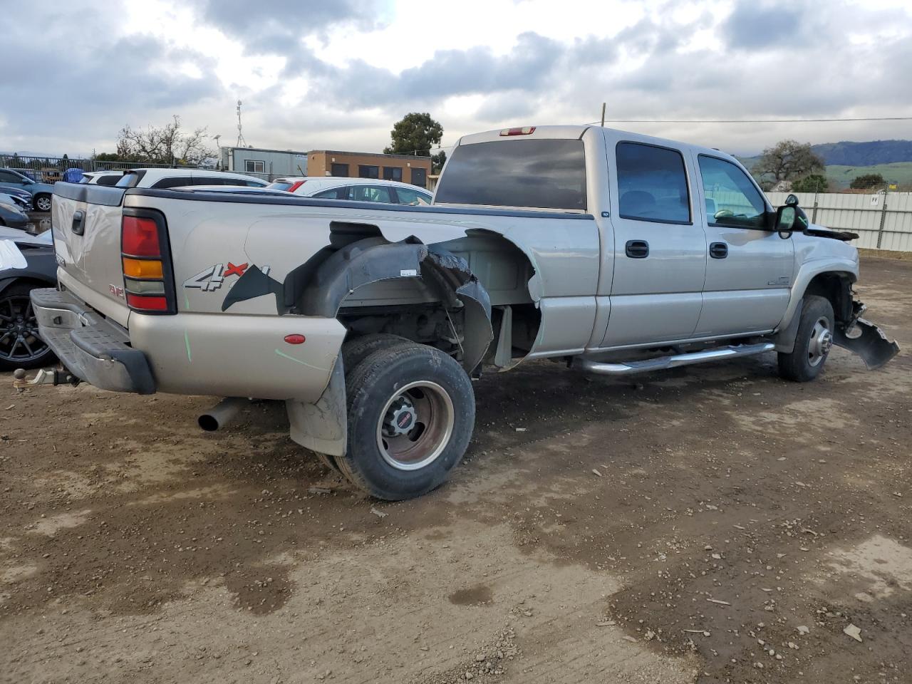 1GTJK332X4F257702 2004 GMC New Sierra K3500