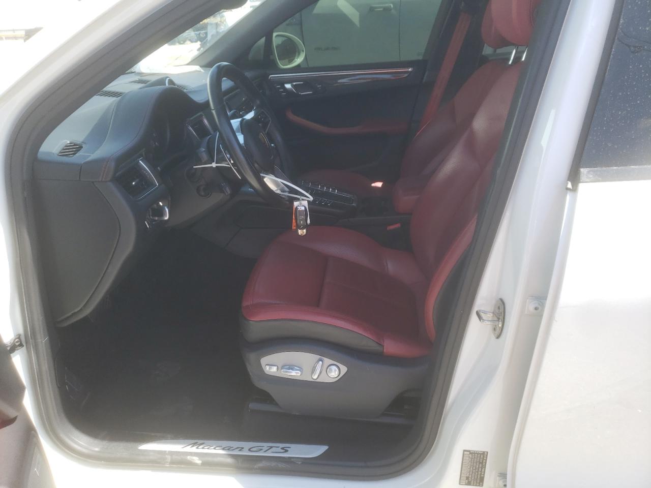 WP1AG2A55HLB50846 PORSCHE MACAN 2017