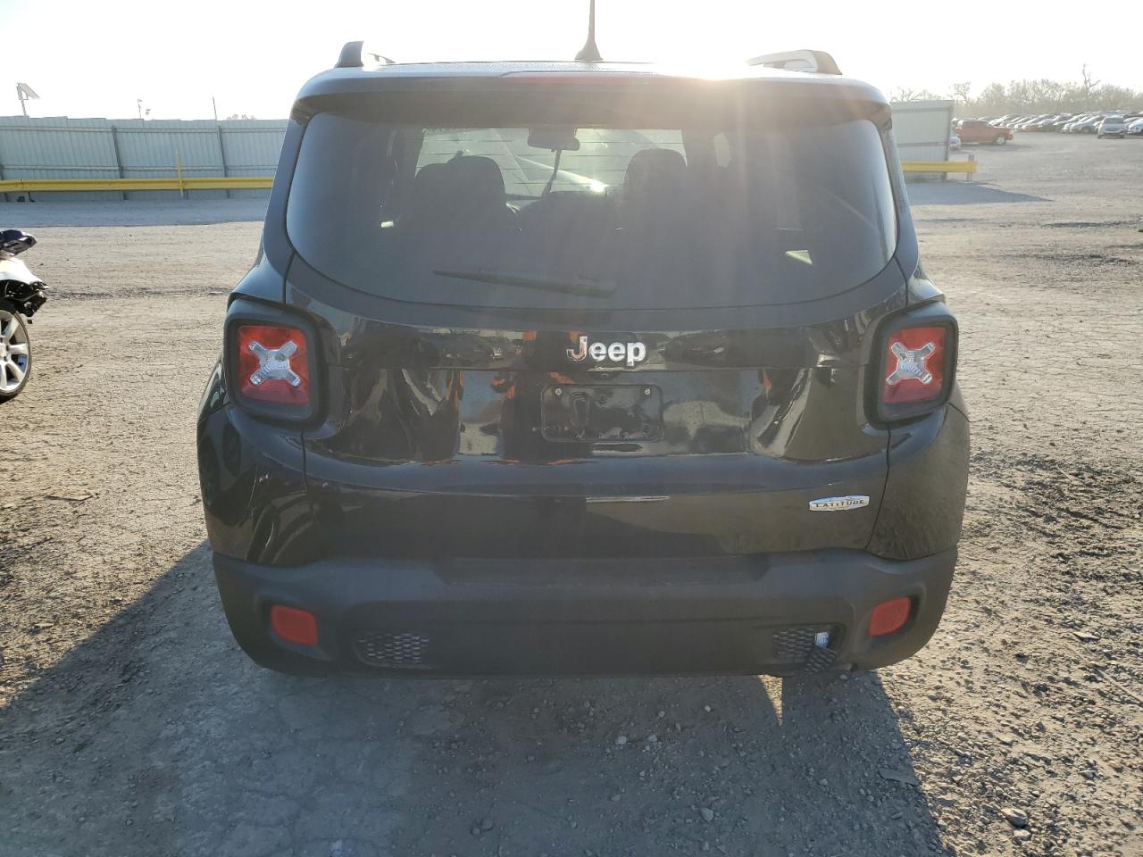 2015 Jeep Renegade Latitude vin: ZACCJABT4FPC26343