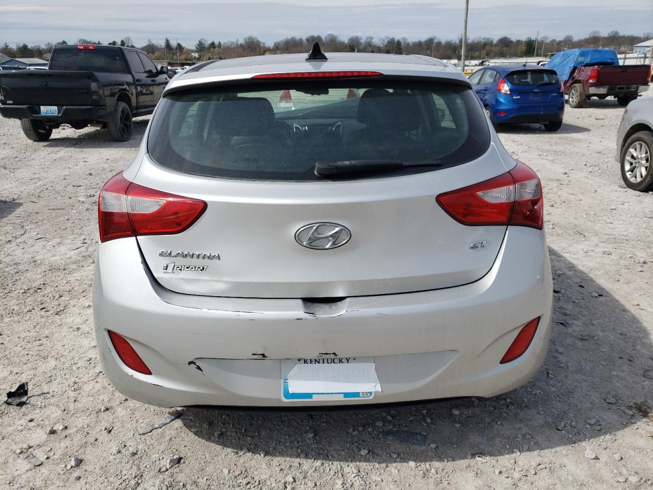 2013 Hyundai Elantra Gt vin: KMHD35LE9DU099568