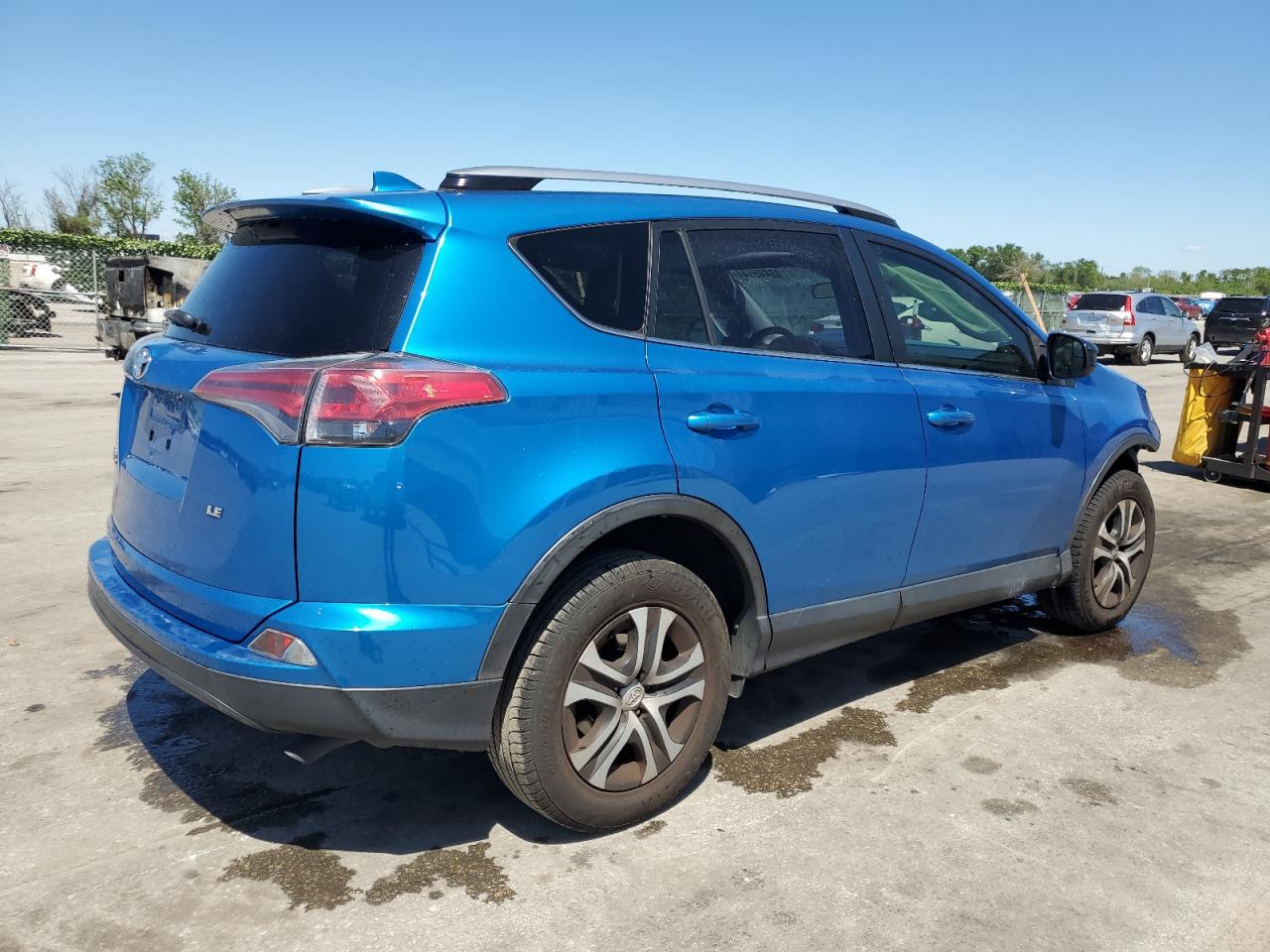 2018 Toyota Rav4 Le vin: JTMZFREV9JJ212549