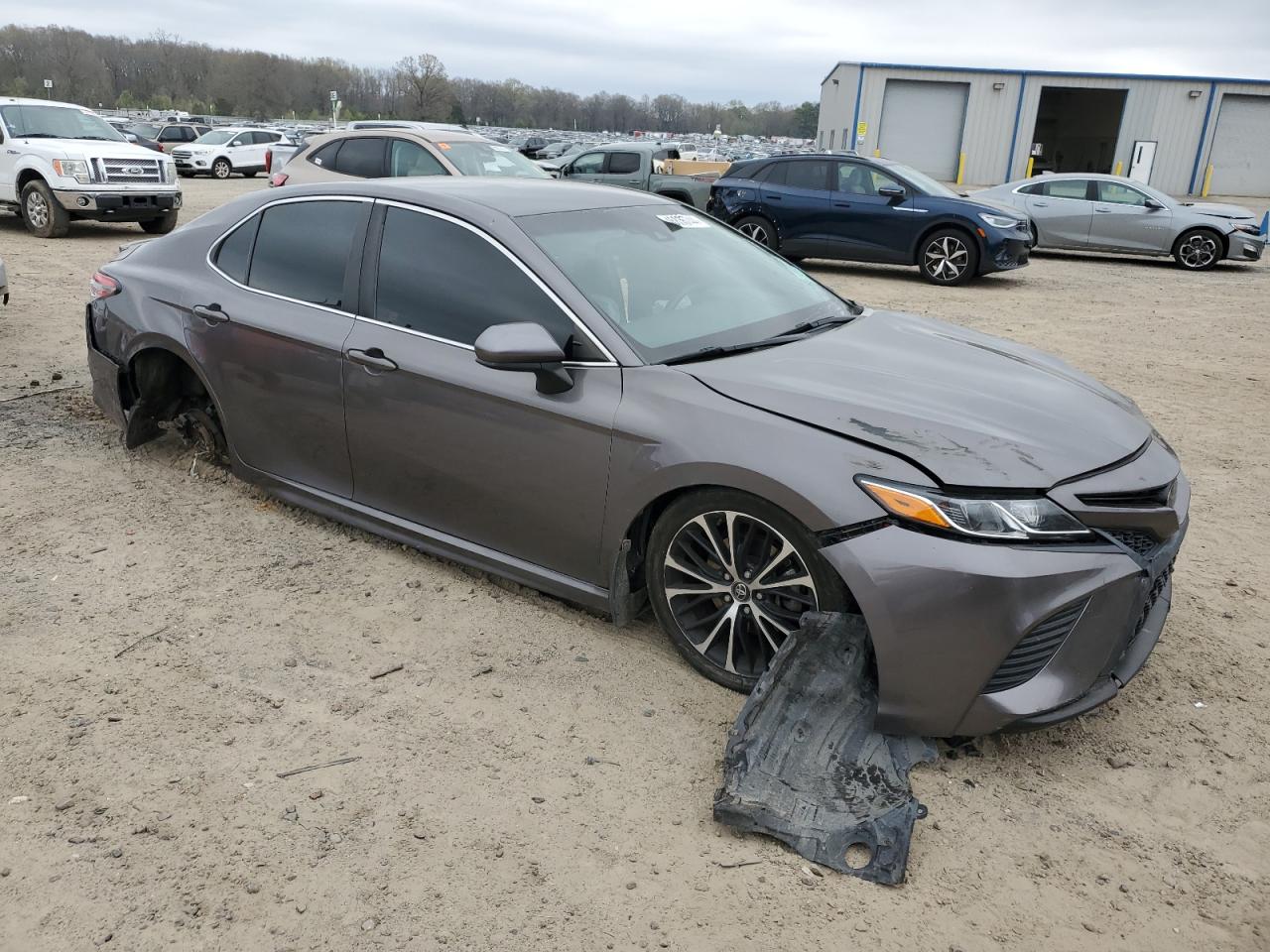 4T1B11HK6JU078077 TOYOTA CAMRY 2018