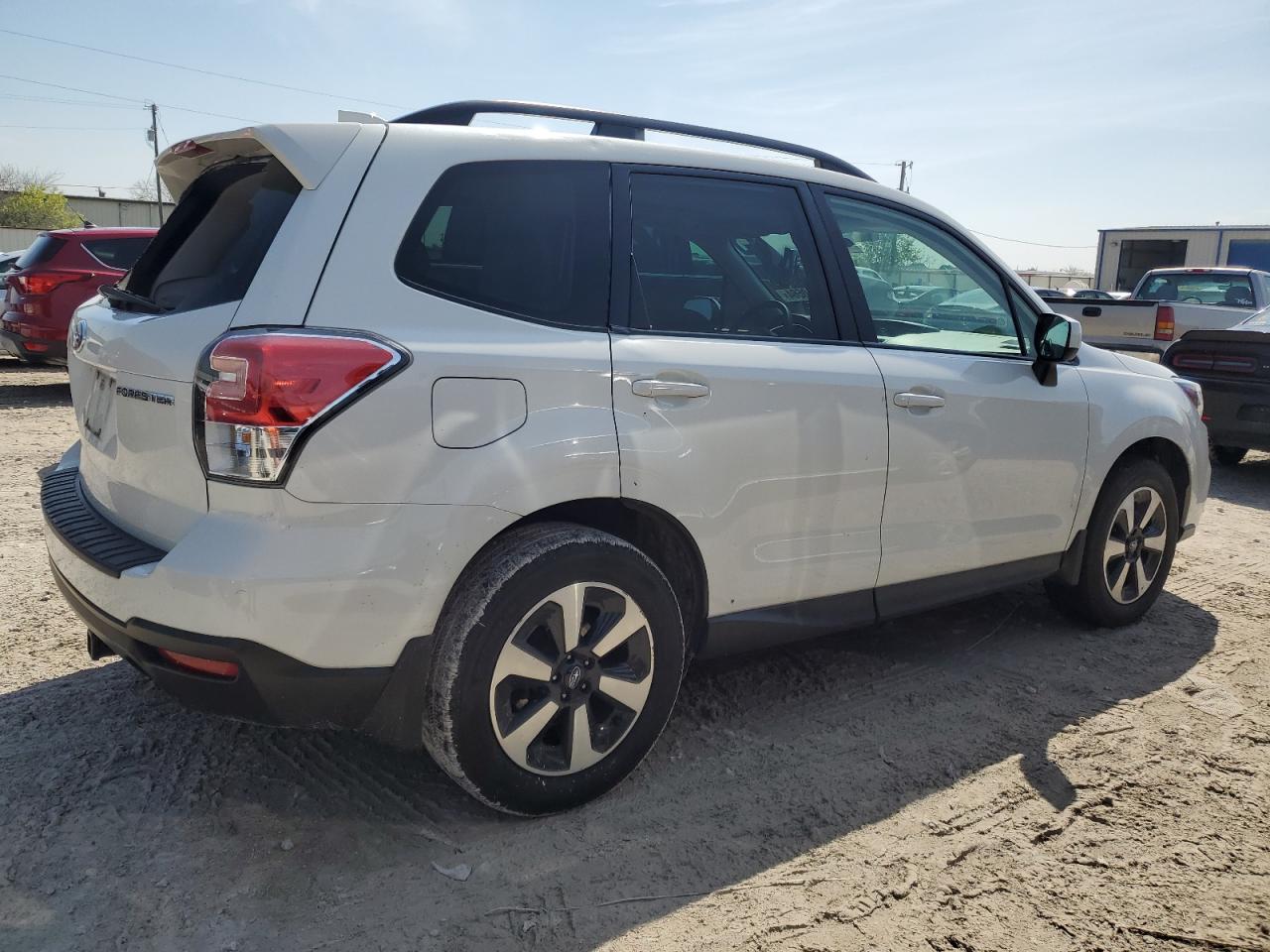 Lot #2461964121 2018 SUBARU FORESTER 2