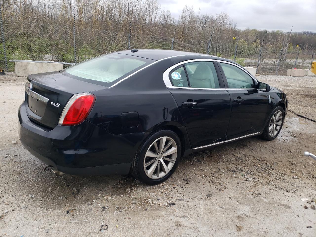 1LNHL9DR4BG607337 2011 Lincoln Mks