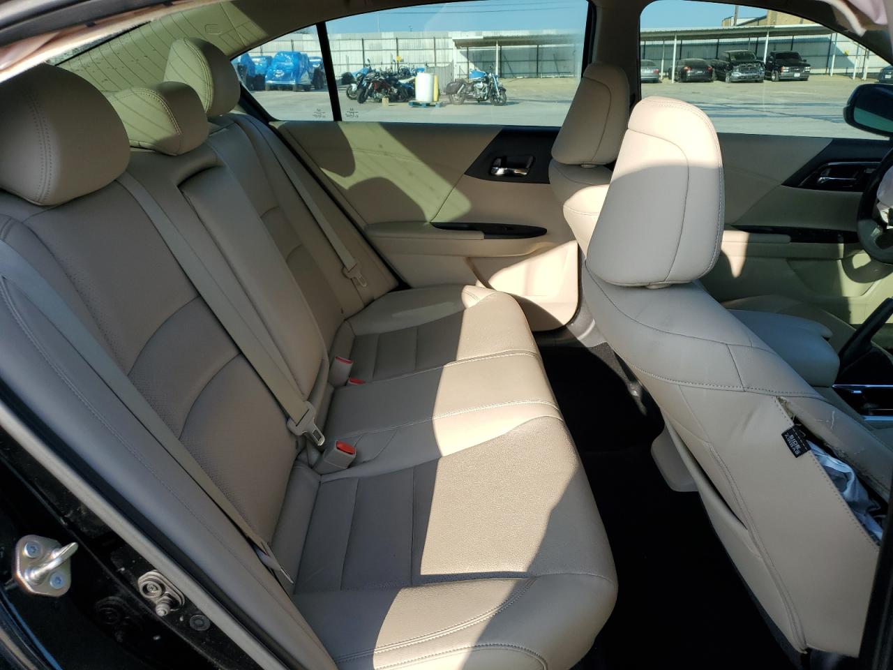 1HGCR2F8XHA098246 HONDA ACCORD 2017