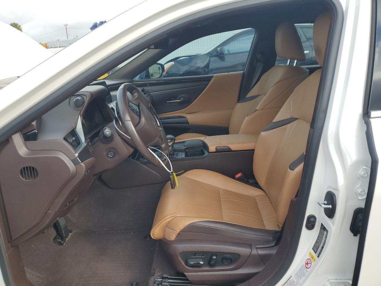 JTHB21B10K2027428 LEXUS ES300 2019