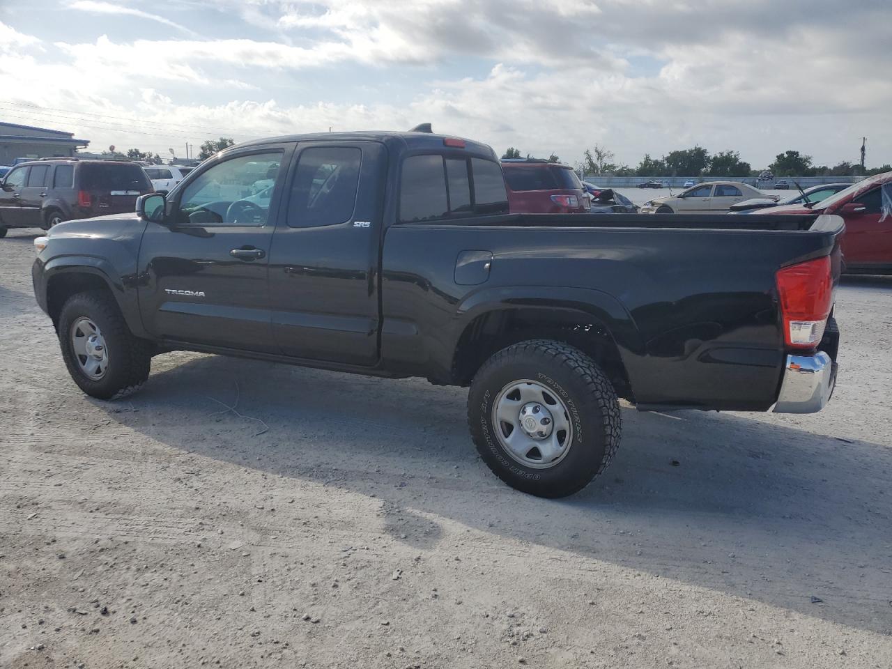 5TFRX5GN3HX080740 TOYOTA TACOMA 2017