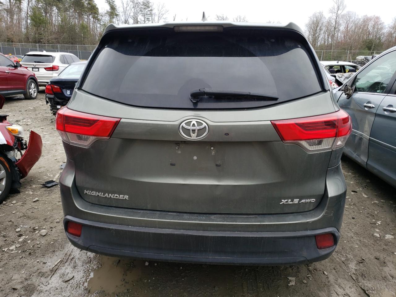 5TDJZRFH8JS497258 TOYOTA HIGHLANDER 2018