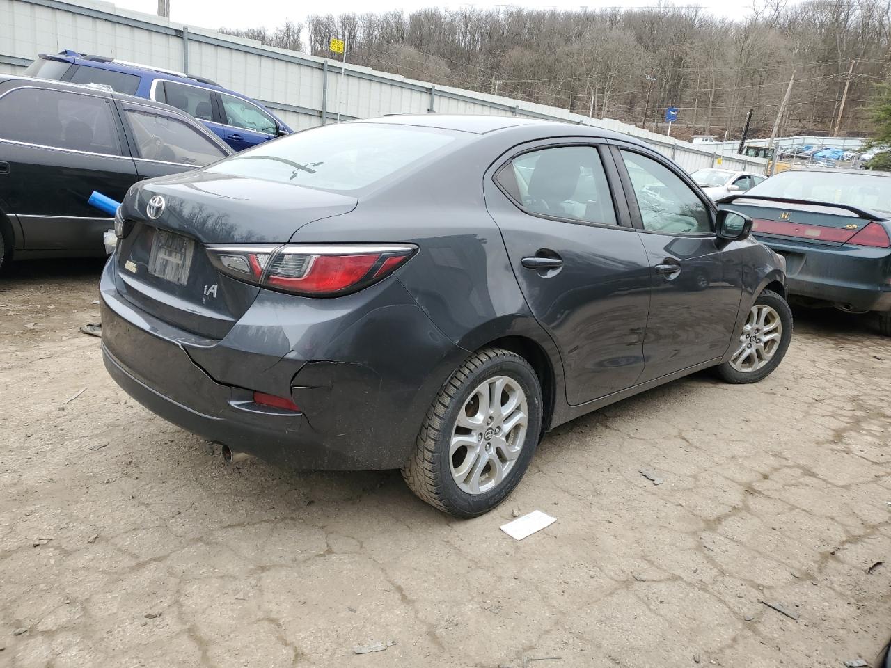 3MYDLBYV5HY181636 TOYOTA YARIS 2017