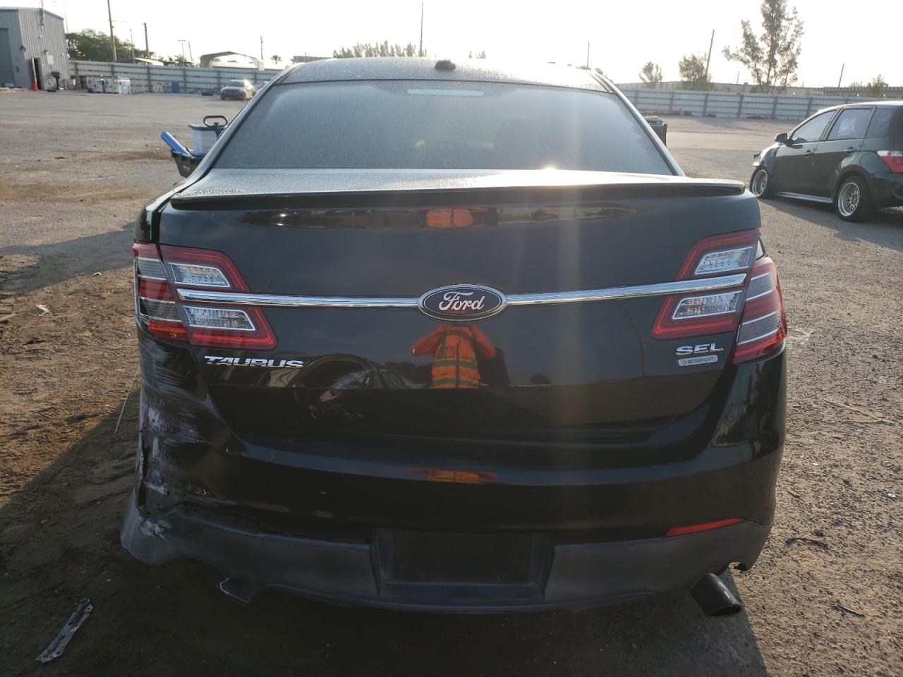 1FAHP2E99DG187596 2013 Ford Taurus Sel