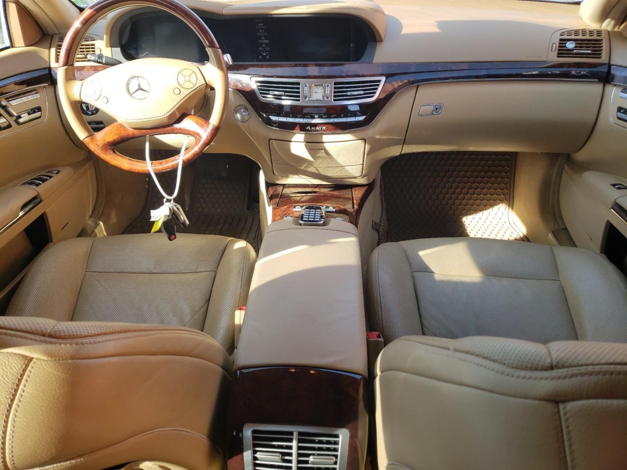 MERCEDES-BENZ S 550 4MAT -