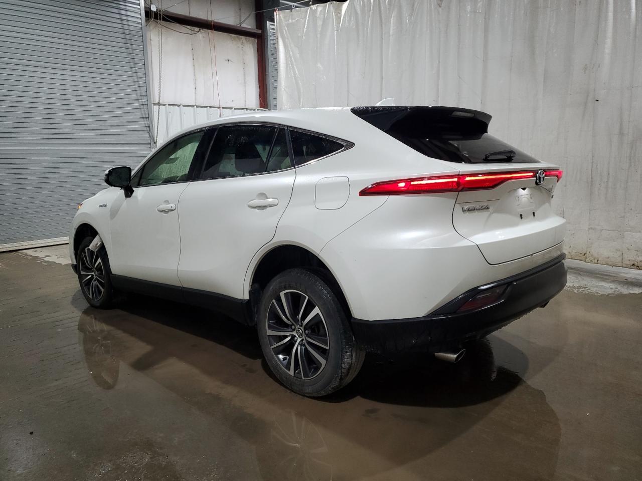 2021 Toyota Venza Le vin: JTEAAAAHXMJ080513