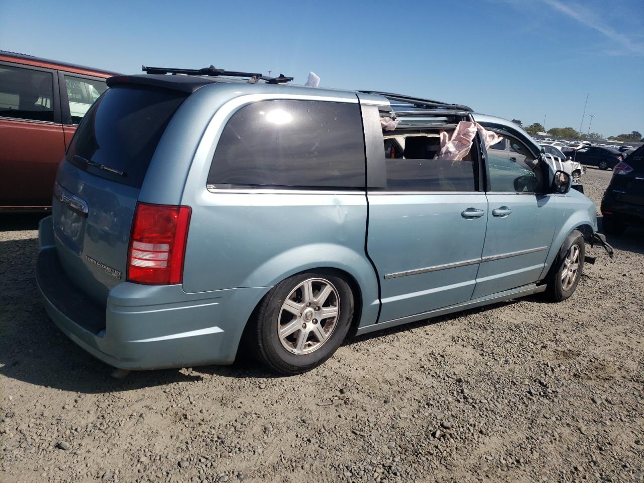 2A4RR5D10AR305349 2010 Chrysler Town & Country Touring