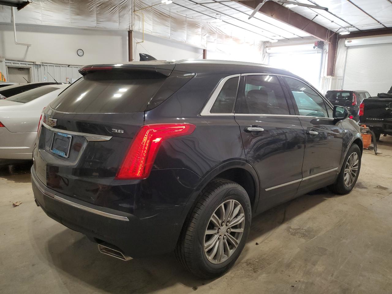 1GYKNDRS0HZ200786 2017 Cadillac Xt5 Luxury