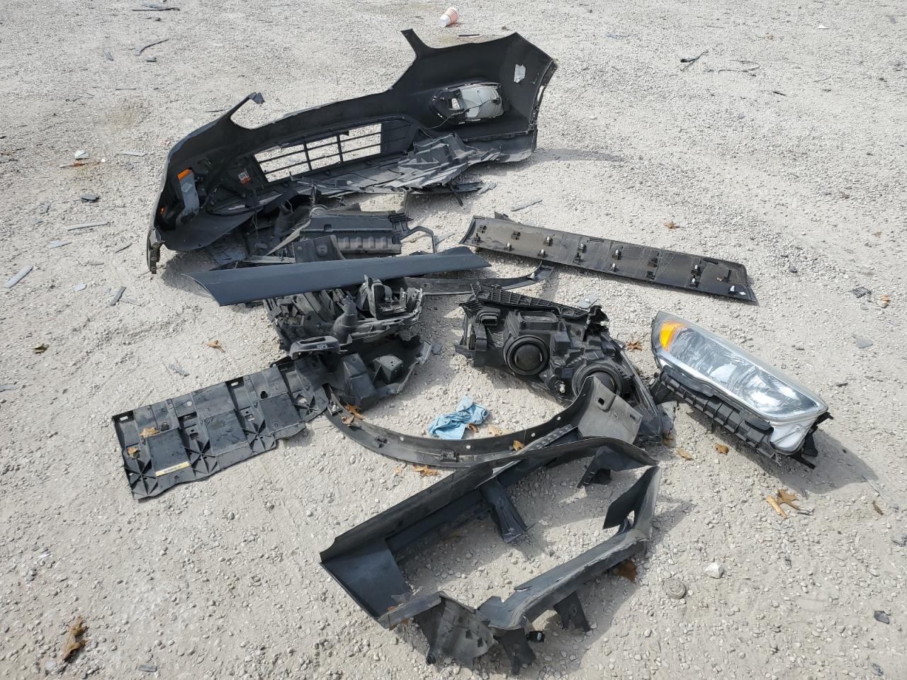 1FMCU0F79HUD53052 FORD ESCAPE 2017