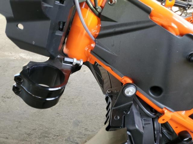 2022 KTM 690 SMC R VBKLSV404NM736100