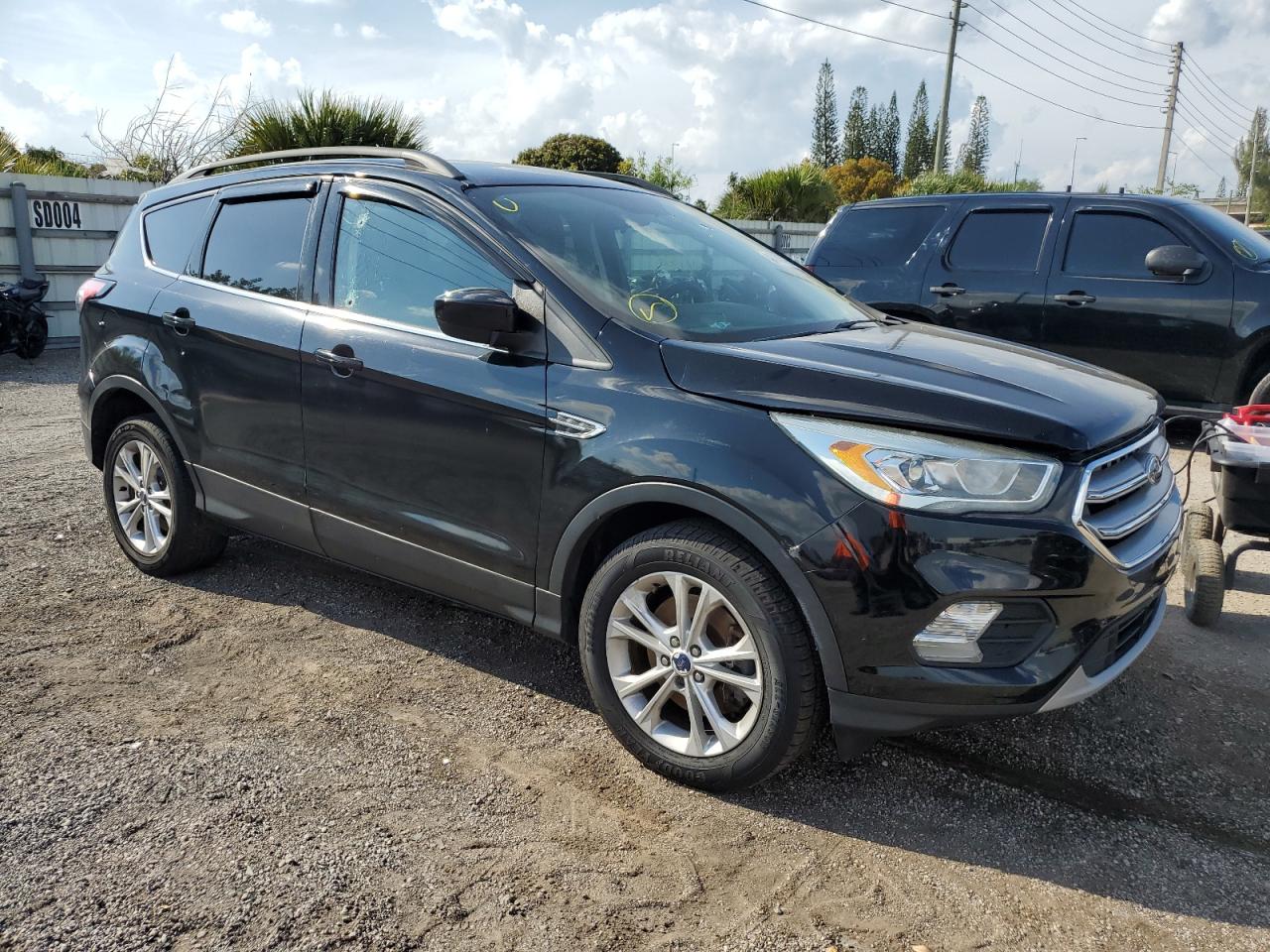 1FMCU9GD7HUD01945 FORD ESCAPE 2017