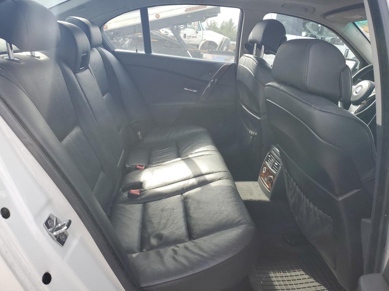 WBANF73597CU26053 2007 BMW 530 Xi