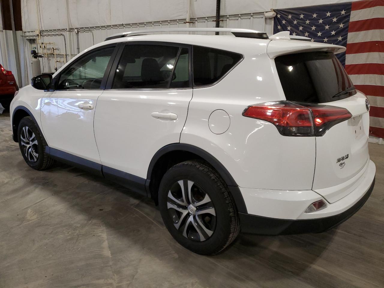 2016 Toyota Rav4 Le vin: 2T3BFREV8GW435547