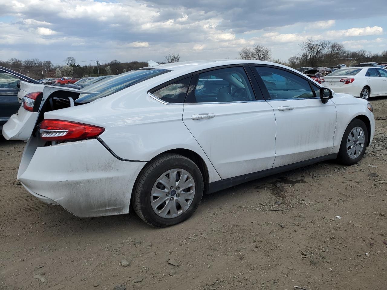 2020 Ford Fusion S vin: 3FA6P0G77LR163585