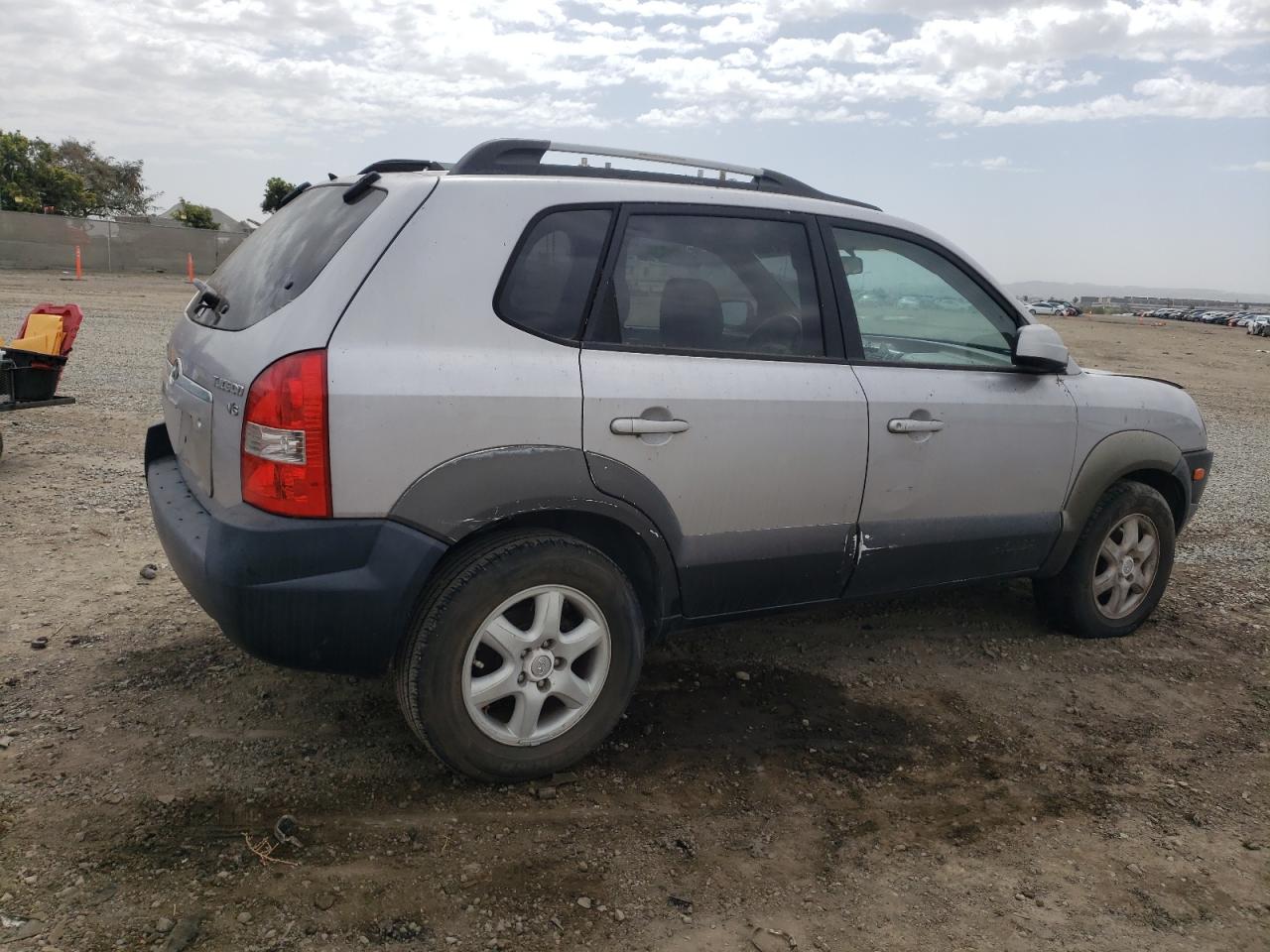 KM8JN12D45U068745 2005 Hyundai Tucson Gls