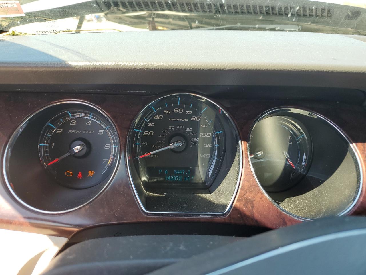 1FAHP2EW0AG148011 2010 Ford Taurus Sel