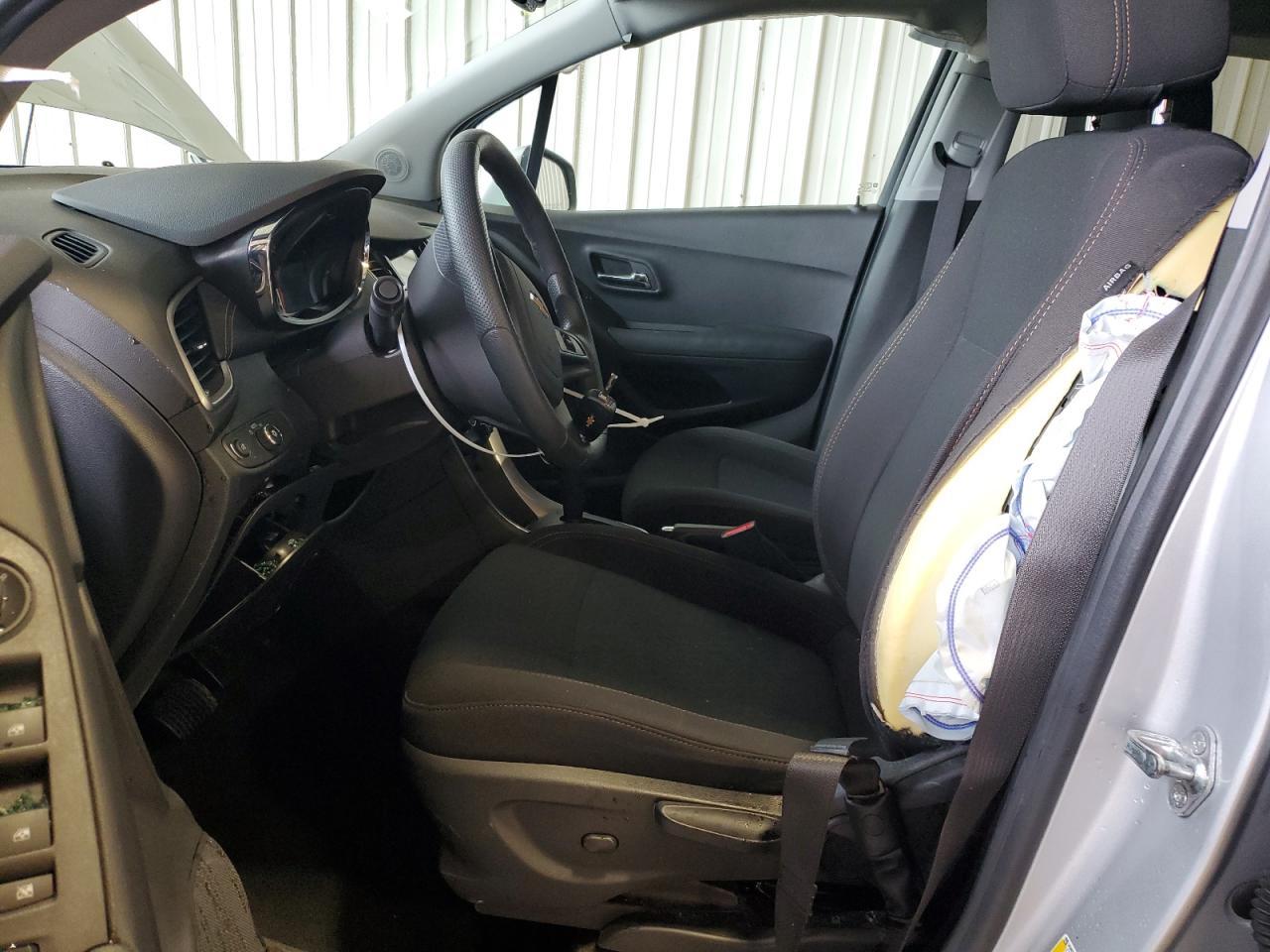 3GNCJKSB4KL300335 CHEVROLET TRAX 2019