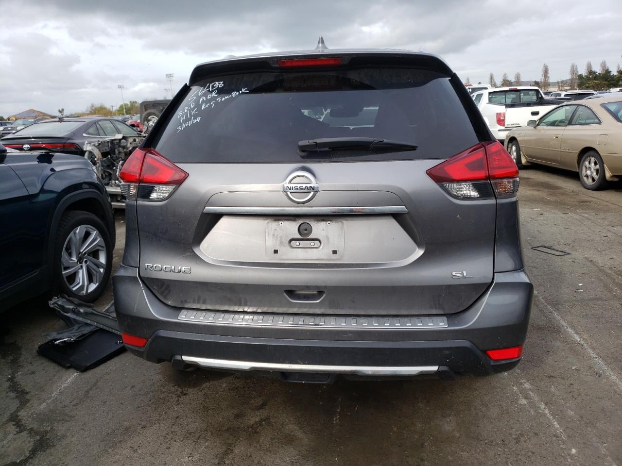 JN8AT2MT1HW148358 NISSAN ROGUE 2017