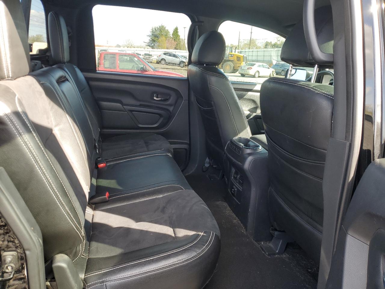 1N6AA1E51JN520494 NISSAN TITAN 2018