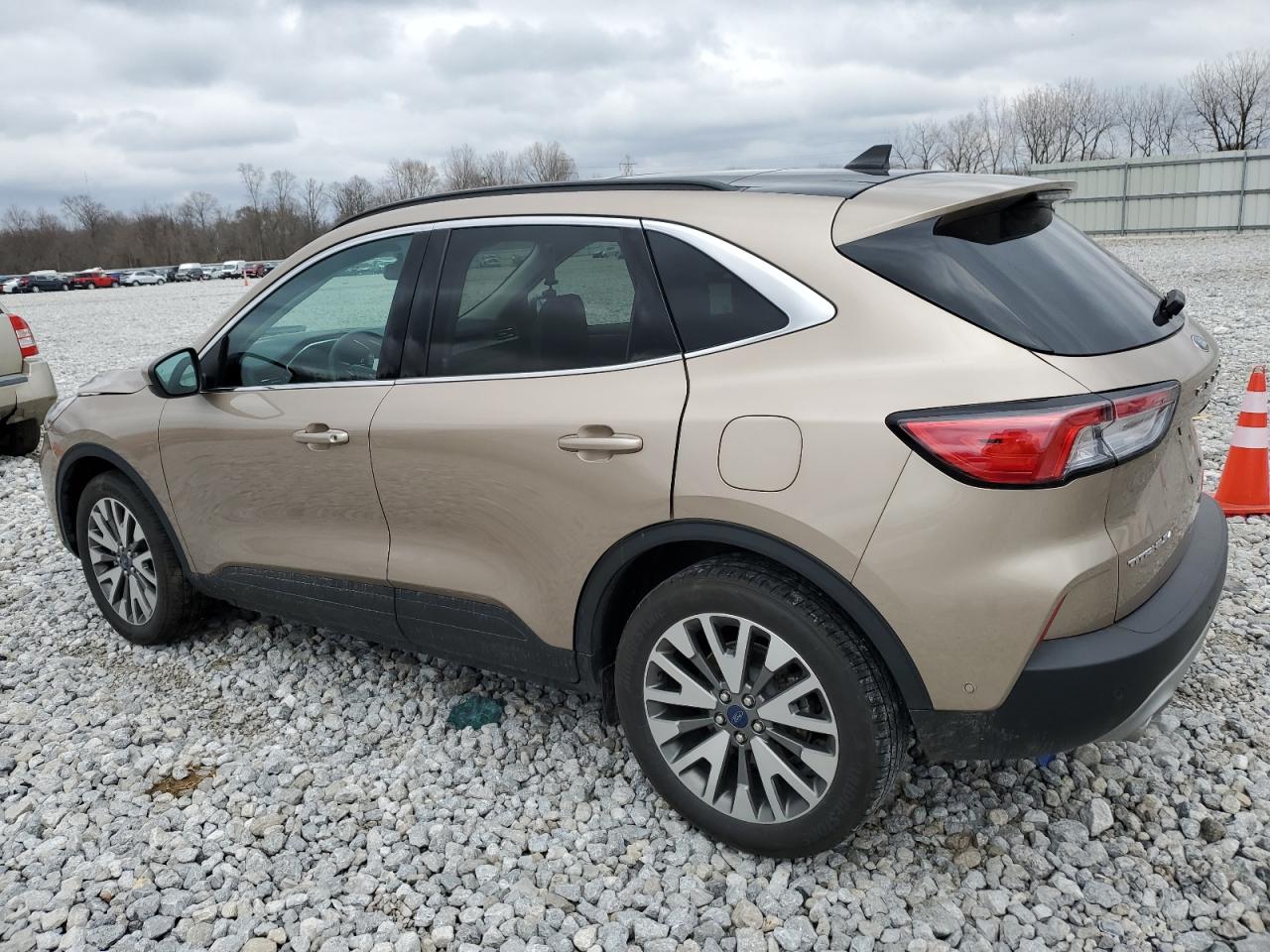1FMCU9J90MUB20166 FORD ESCAPE 2021