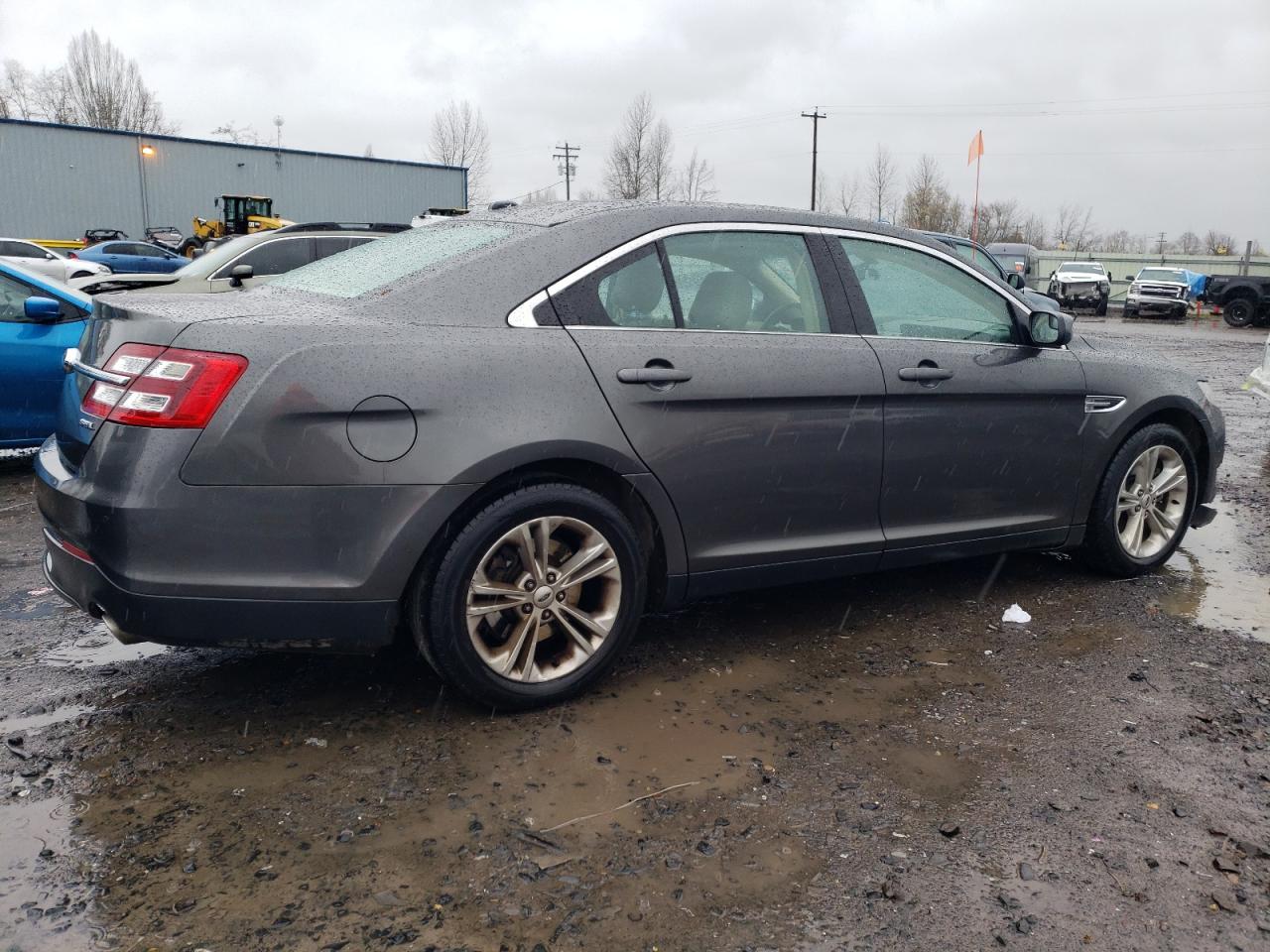 1FAHP2E81FG122932 2015 Ford Taurus Sel