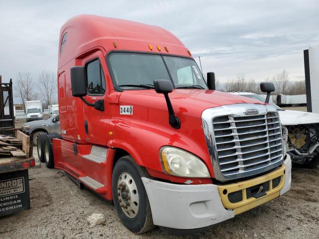 Lot #2445683399 2016 FREIGHTLINER CASCADIA 1 salvage car