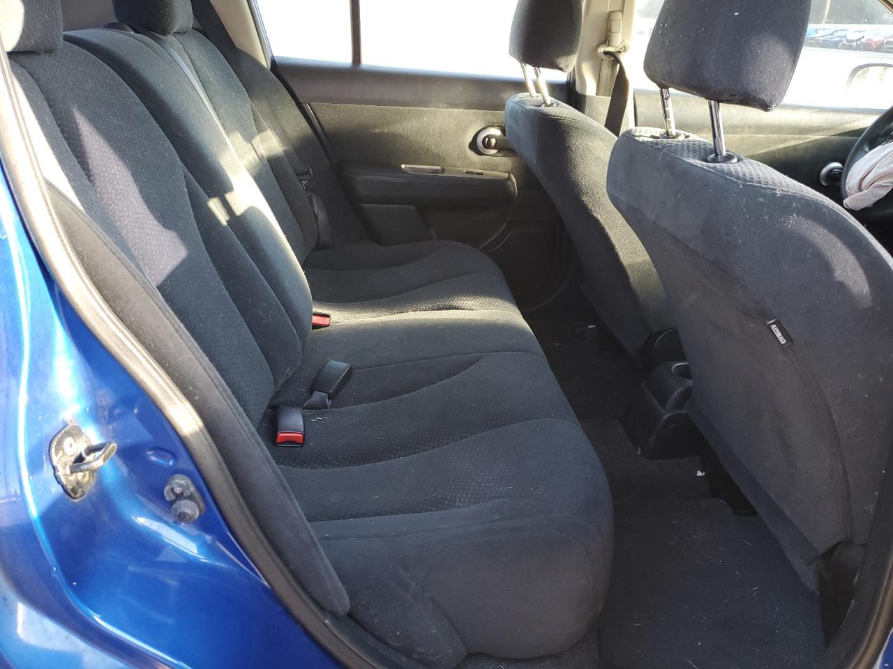 3N1BC1CPXBL507561 2011 Nissan Versa S