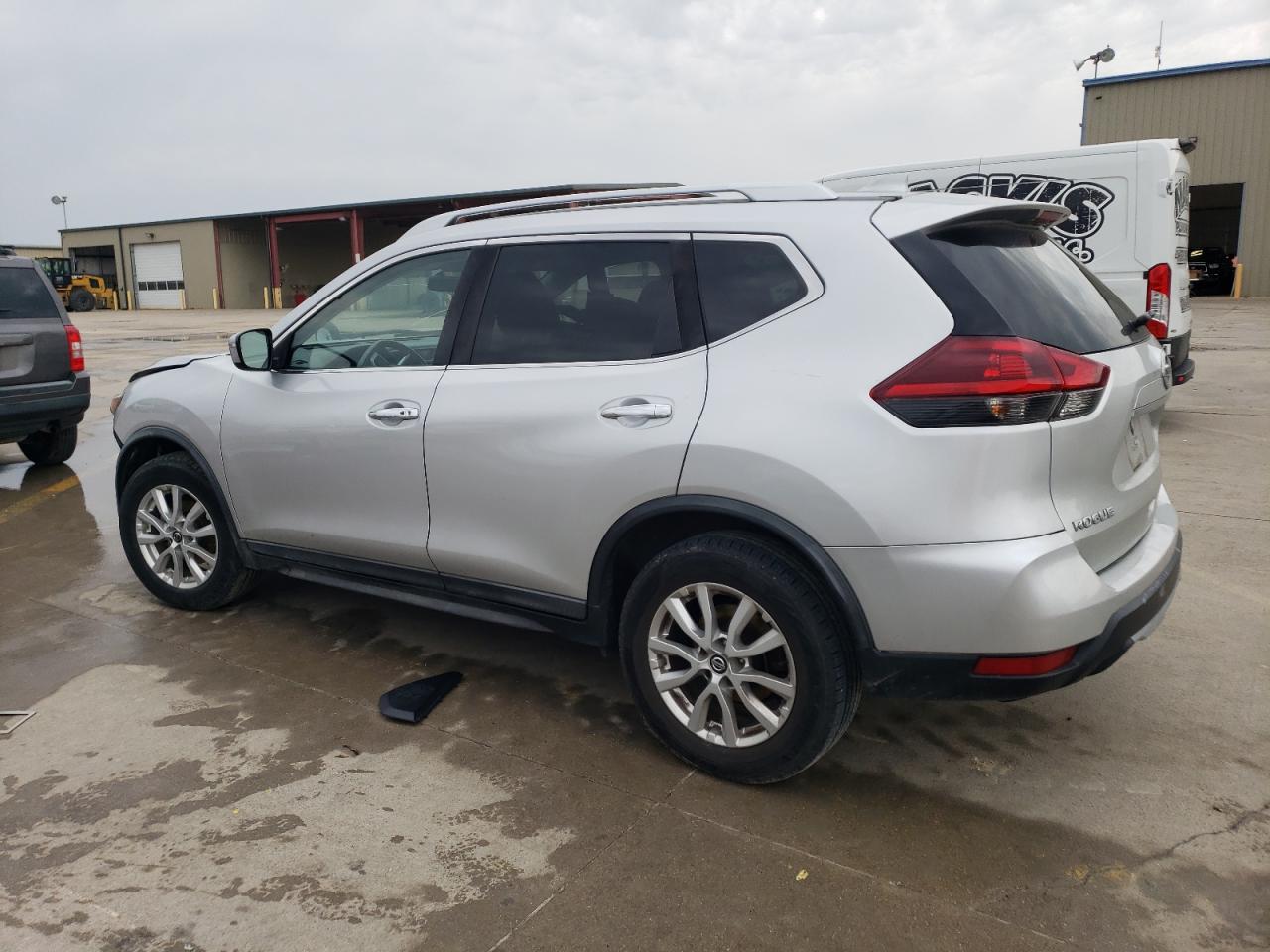 KNMAT2MT6JP584179 NISSAN ROGUE 2018