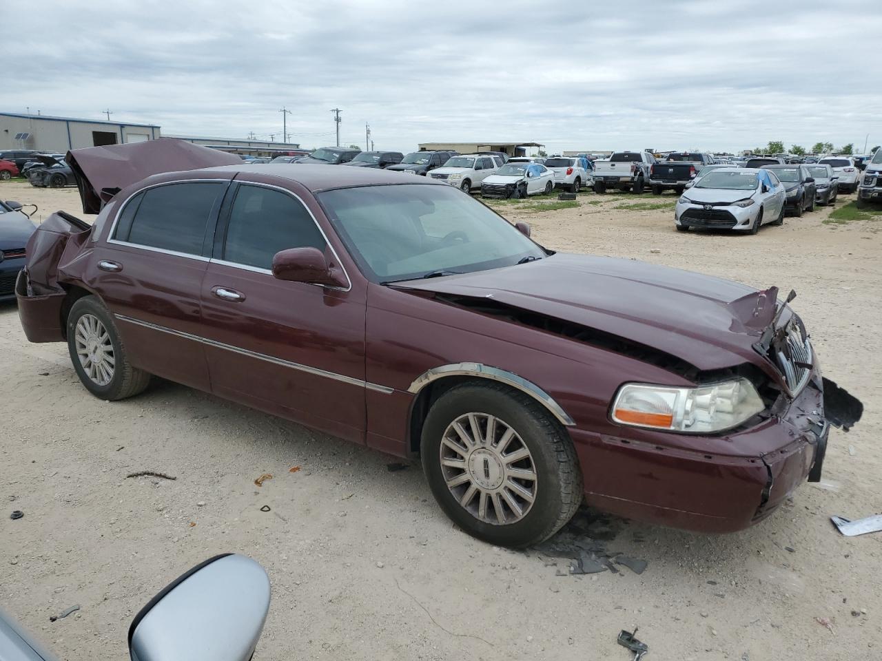 1LNHM81W53Y689947 2003 Lincoln Town Car Executive