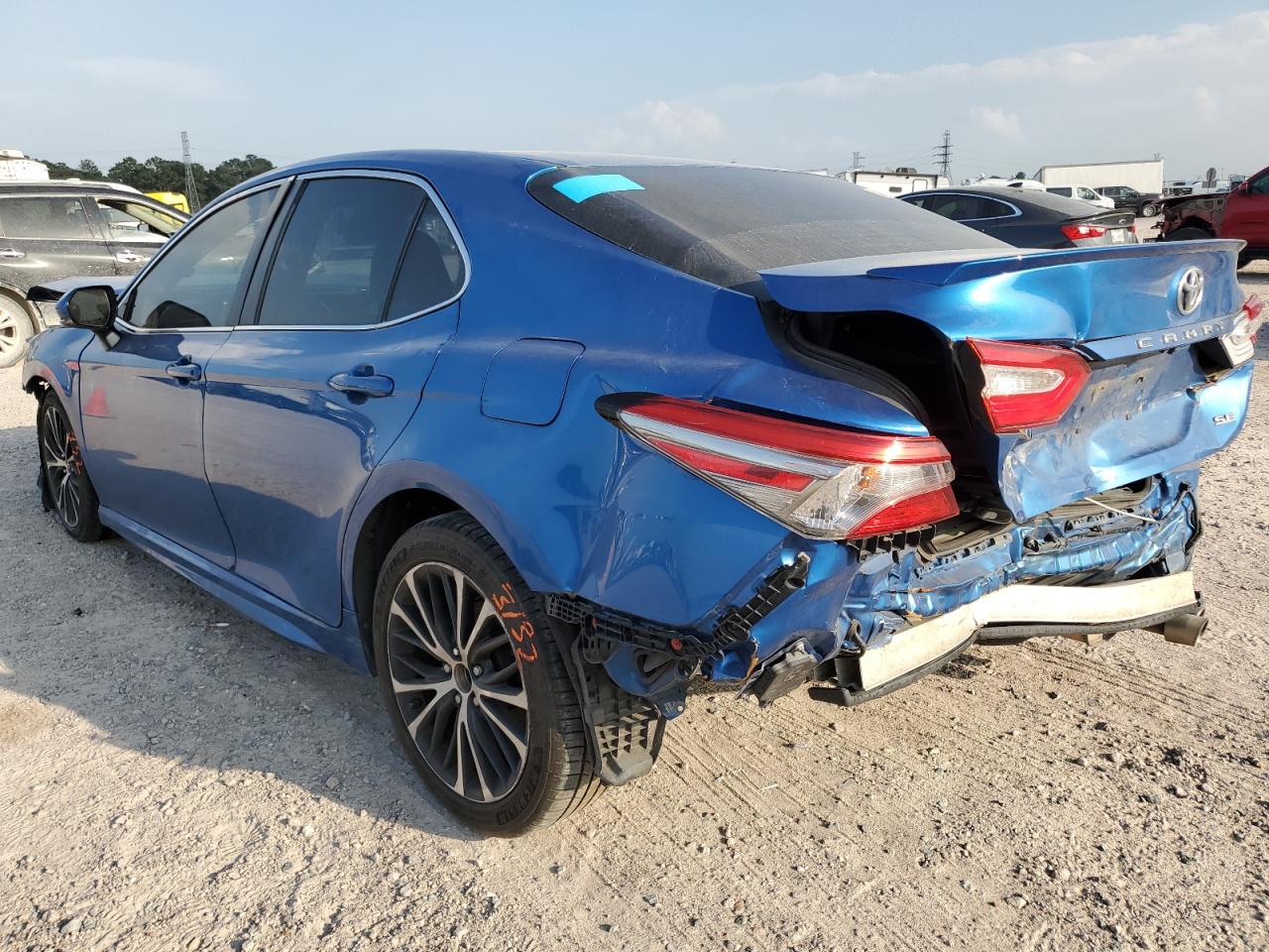 4T1B11HK1JU055564 2018 Toyota Camry L