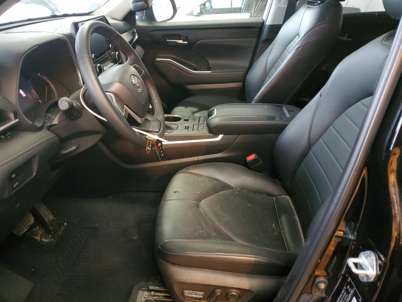 5TDGZRBH2NS257645 TOYOTA HIGHLANDER 2022