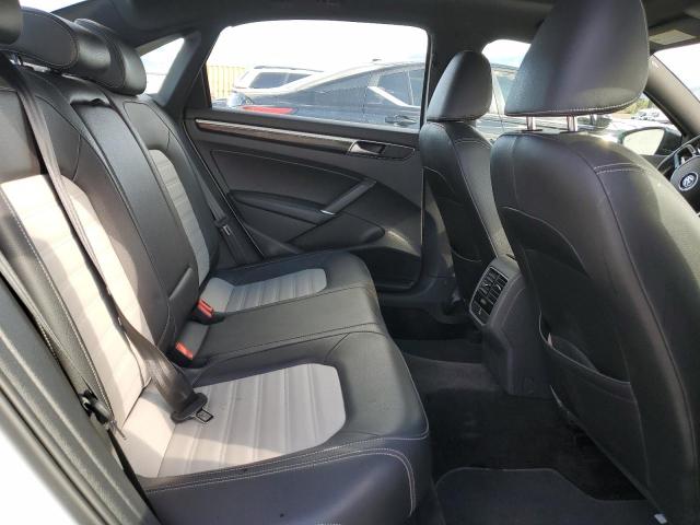 2018 VOLKSWAGEN PASSAT GT 1VWJM7A31JC040496