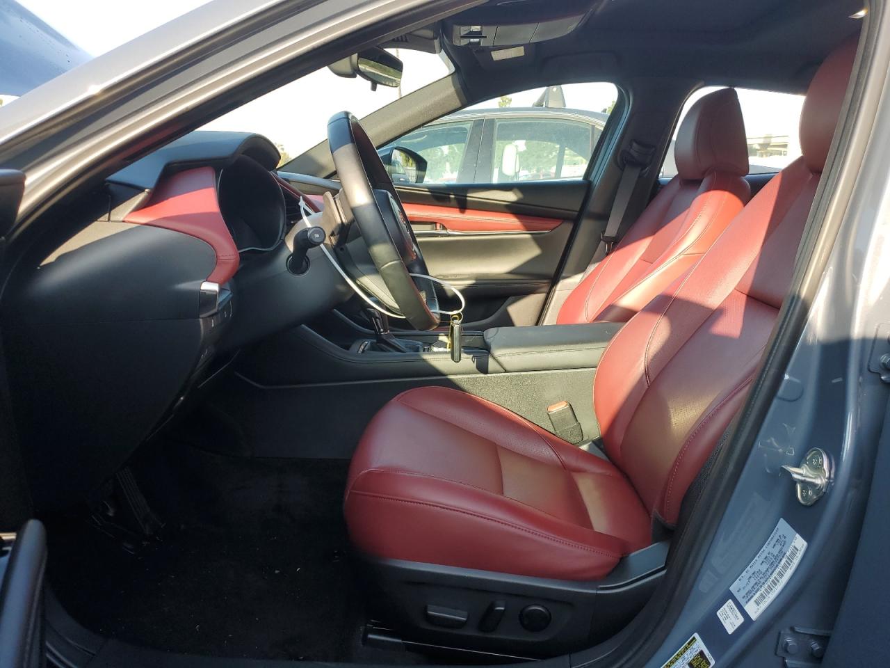JM1BPBMMXP1611865 2023 Mazda 3 Premium