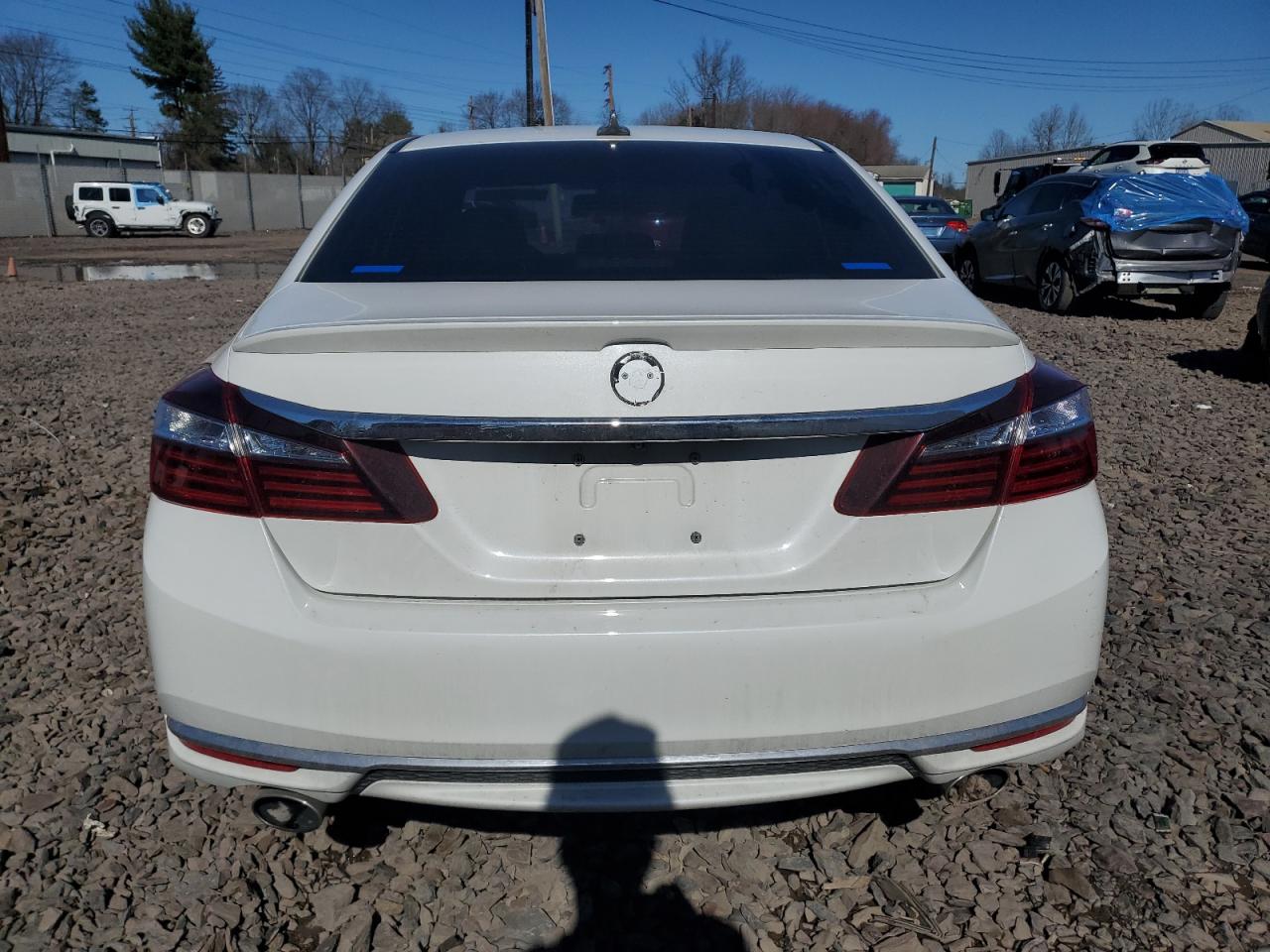 1HGCR2F17HA018386 HONDA ACCORD 2017