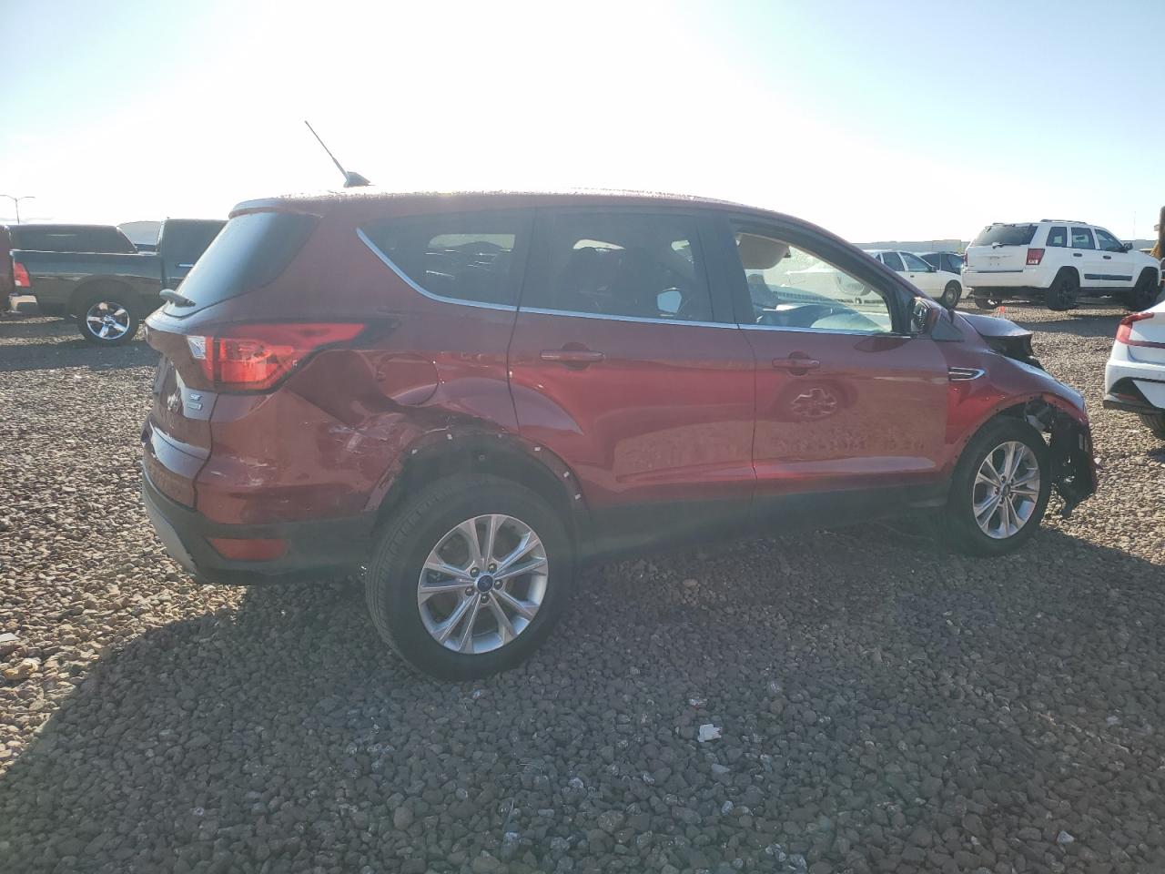 1FMCU0GD0KUB05400 2019 Ford Escape Se