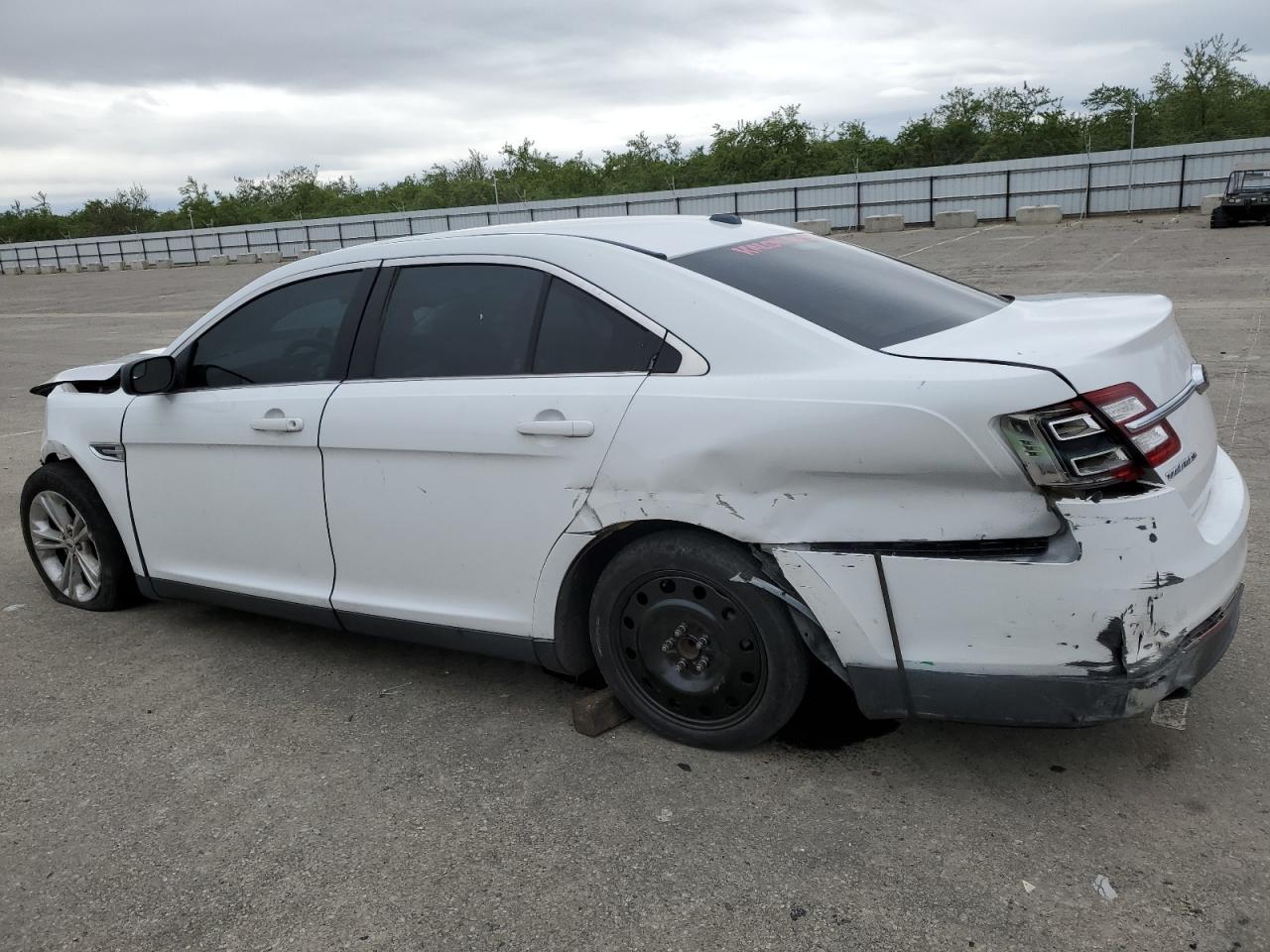 1FAHP2D8XHG105759 FORD TAURUS 2017