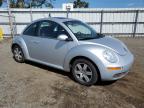 VOLKSWAGEN NEW BEETLE photo